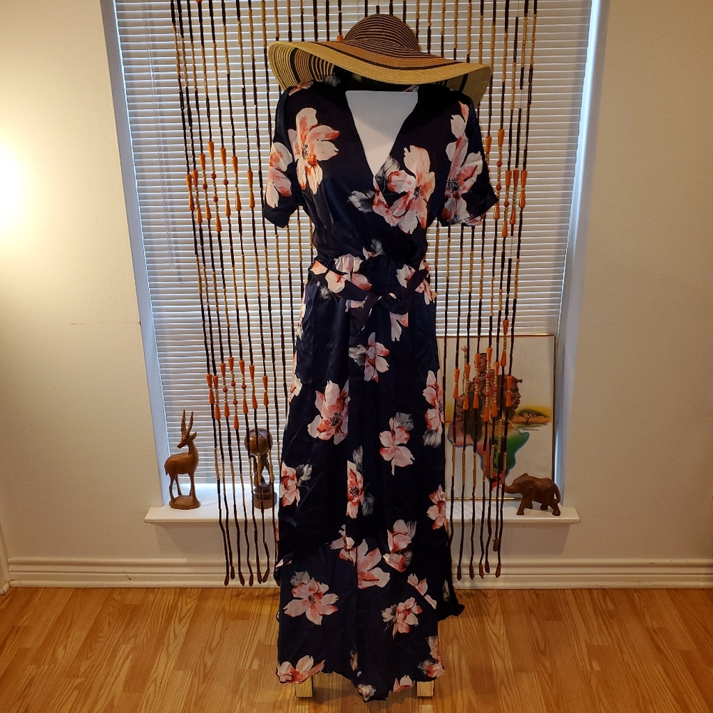 Beautiful super femme Floral Dress